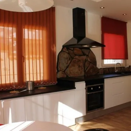Goldhome - Montseny 11 - Private Heated Pool *