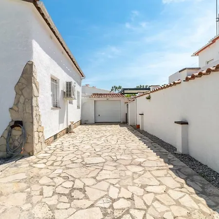 Goldhome - Montseny 11 - Private Heated Pool Villa Ampuriabrava