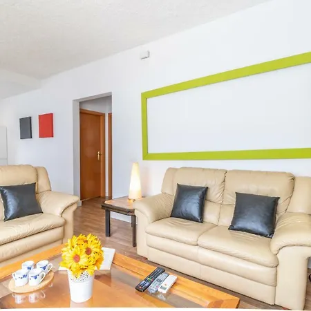 Villa Goldhome - Montseny 11 - Private Heated Pool
