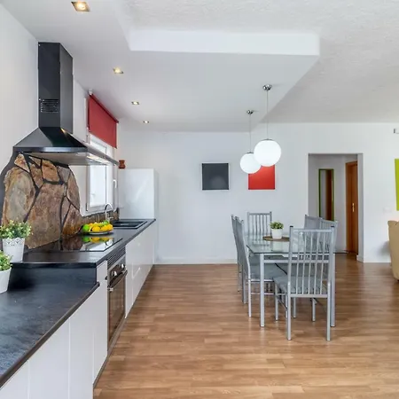 Goldhome - Montseny 11 - Private Heated Pool *