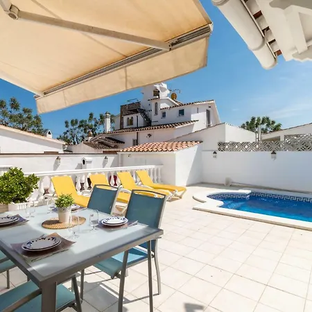 Goldhome - Montseny 11 - Private Heated Pool Villa
