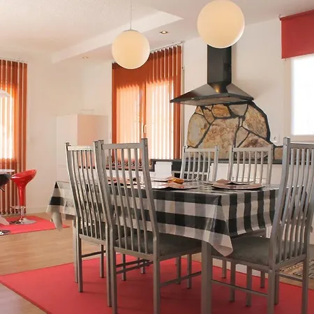 Goldhome - Montseny 11 - Private Heated Pool Villa